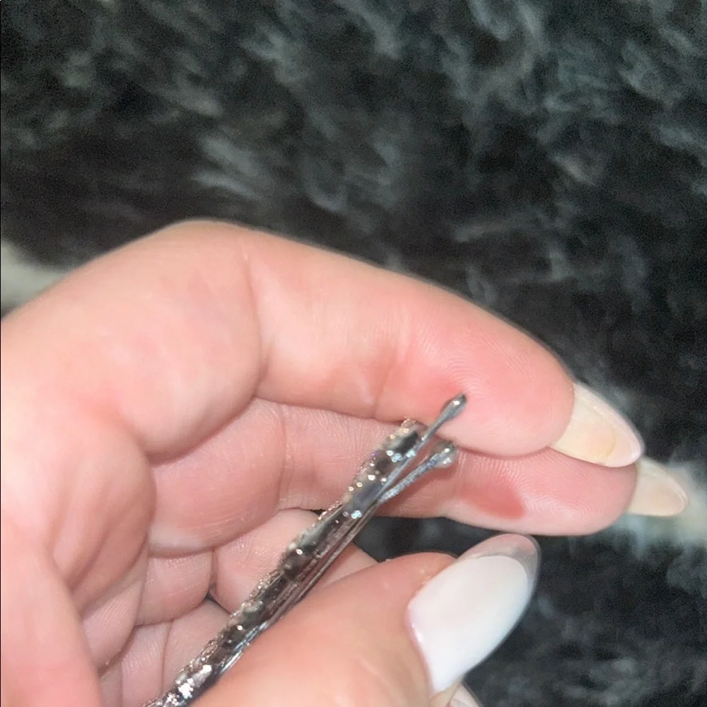 Queen Rhinestone Brooch - Picture 3 of 5